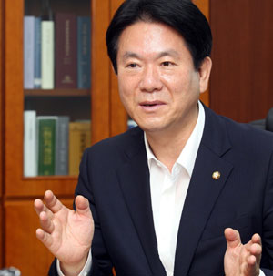 Dong Sup Lee