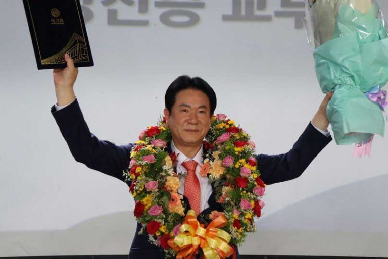 Grandmaster Dong-Seop Lee Elected to Full Term as President of Kukkiwon